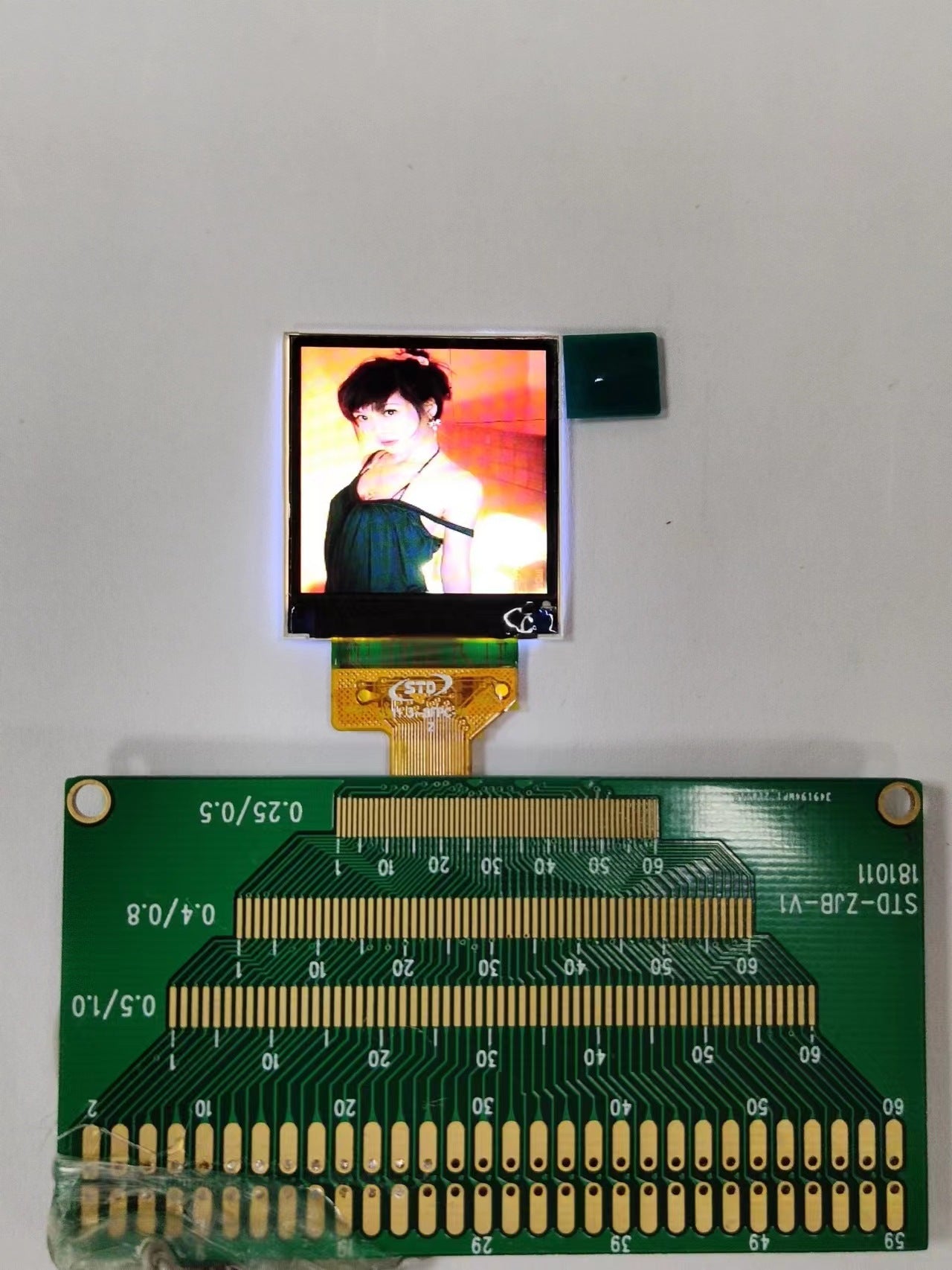 1.3 inch TFT LCD color screen MCU interface intelligent wear 240 * 240 instrument thermostat display