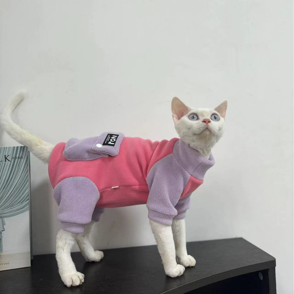 Cat four-legged clothes keep warm and prevent hair loss. Devin Sphinx and other cat clothes are skin-friendly and do not bind winter clothes.