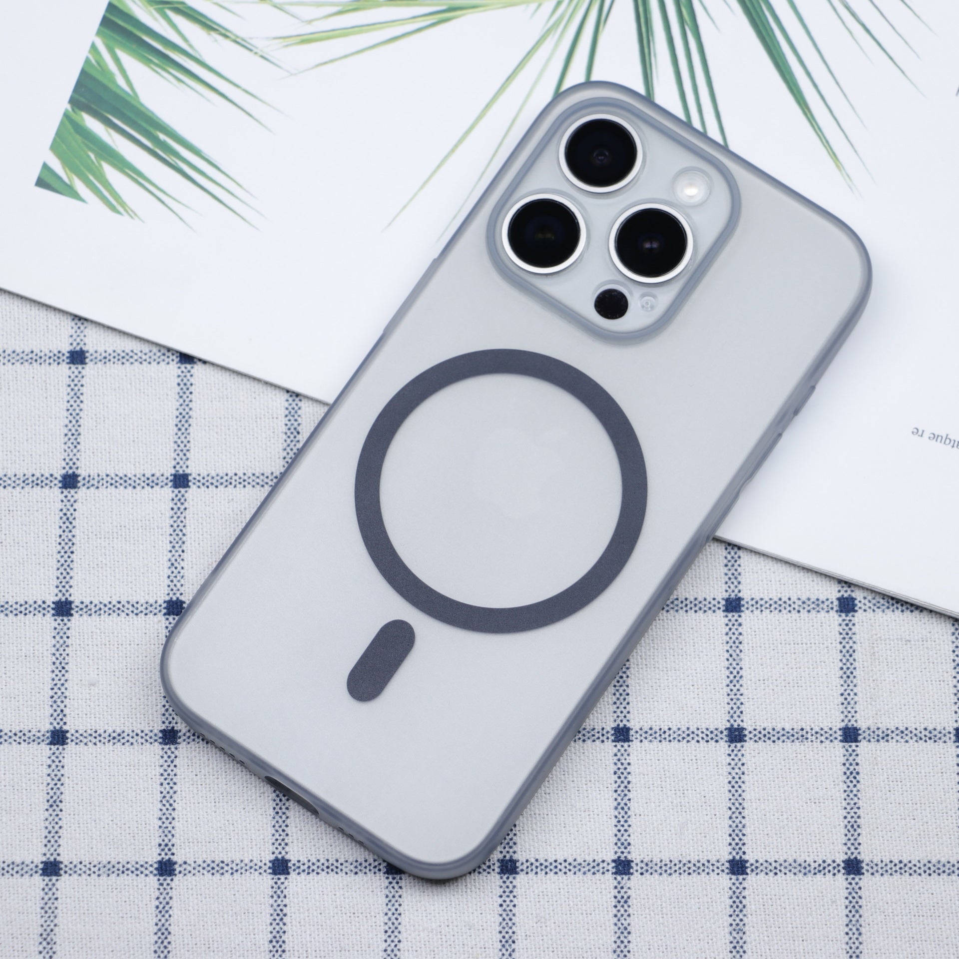 Applicable to Apple 16 series mobile phone case magnetic suction 15promax simple translucent black matte anti-drop protective cover