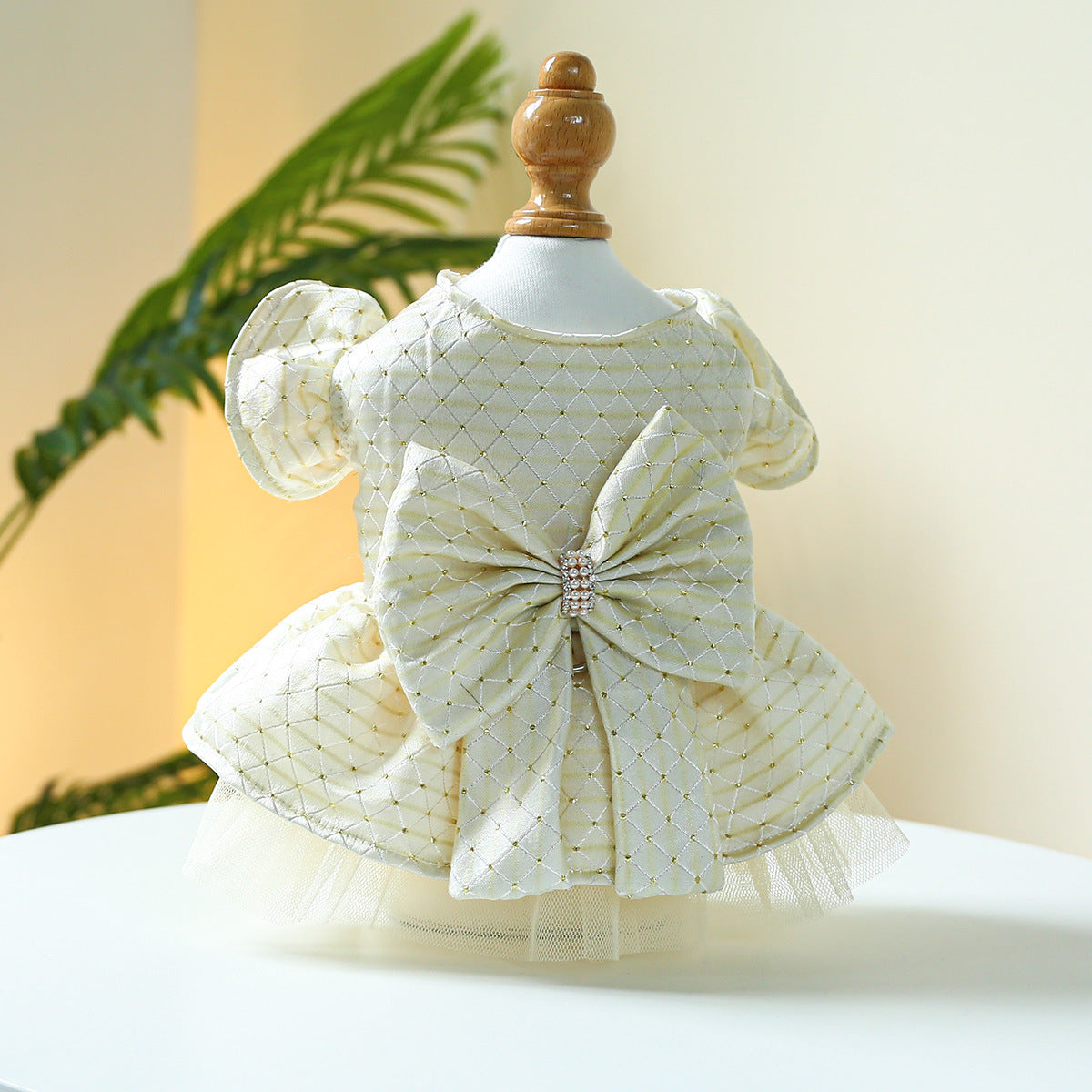 PETCIRCLE pet dog dog cat clothing clothing fluffy gauze skirt chest back high-end dress wedding collection