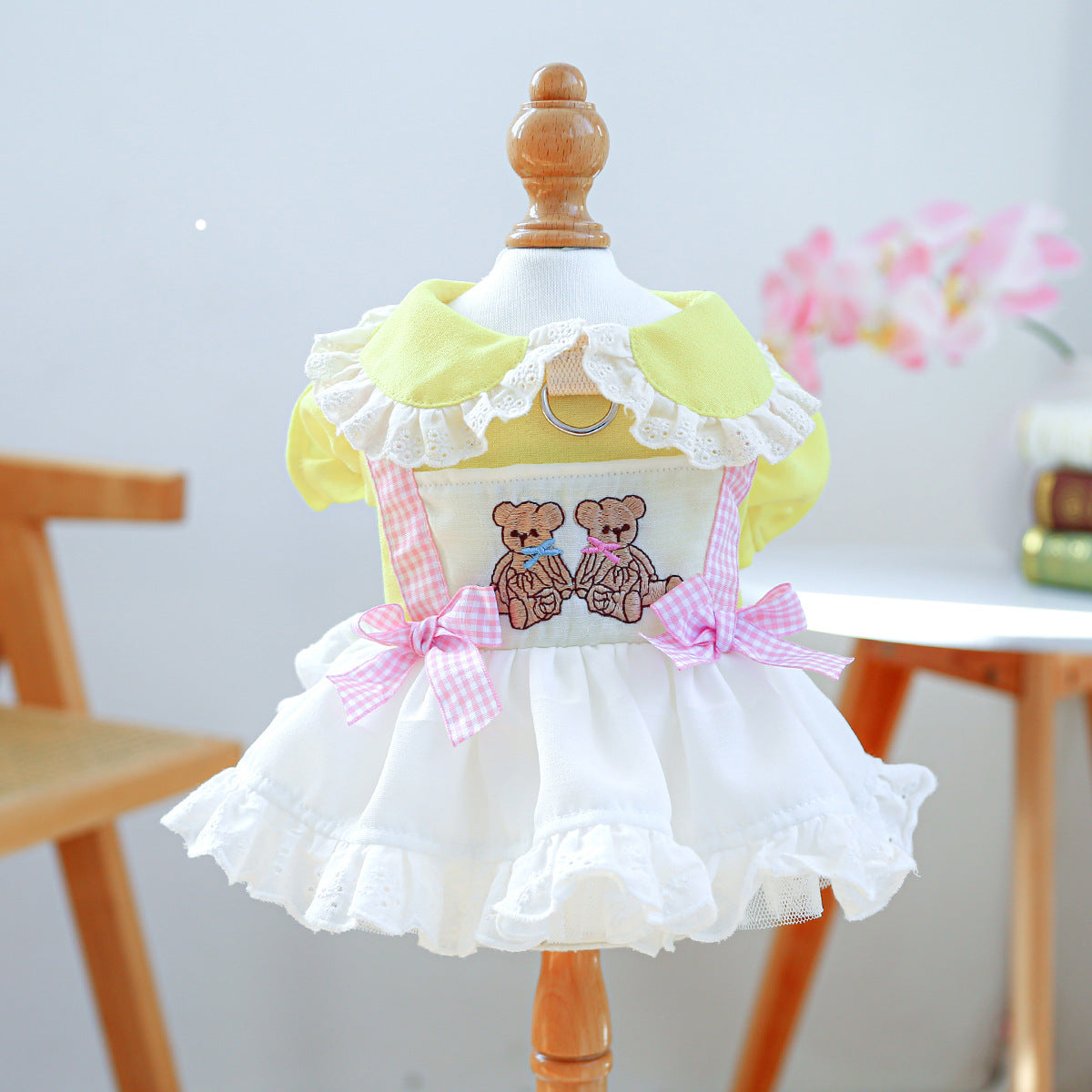 PETCIRCLE pet dog dog cat clothing clothing fluffy gauze skirt chest back high-end dress wedding collection