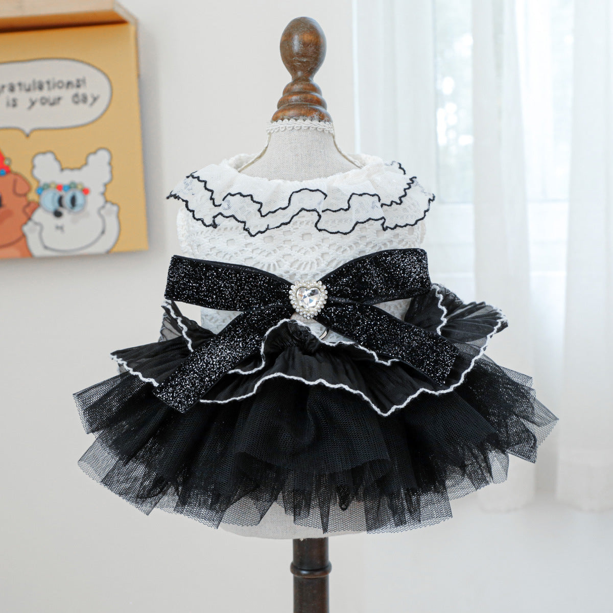 PETCIRCLE pet dog dog cat clothing clothing fluffy gauze skirt chest back high-end dress wedding collection
