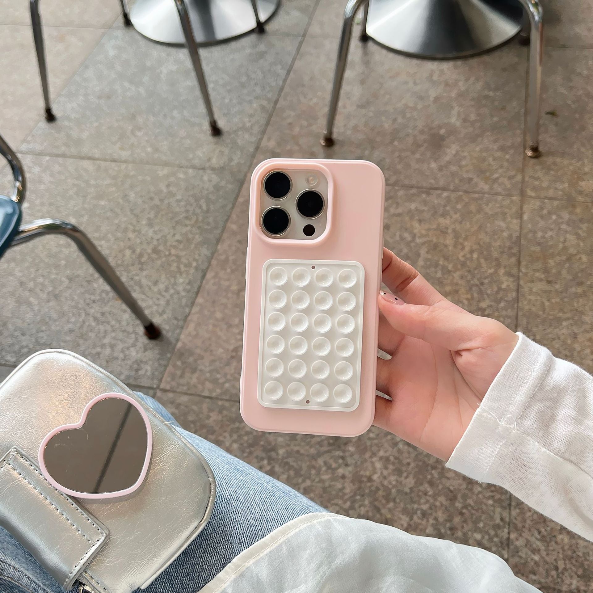 Simple contrasting color suction cup love mirror for iPhone16 Apple 16ProMax mobile phone case 15