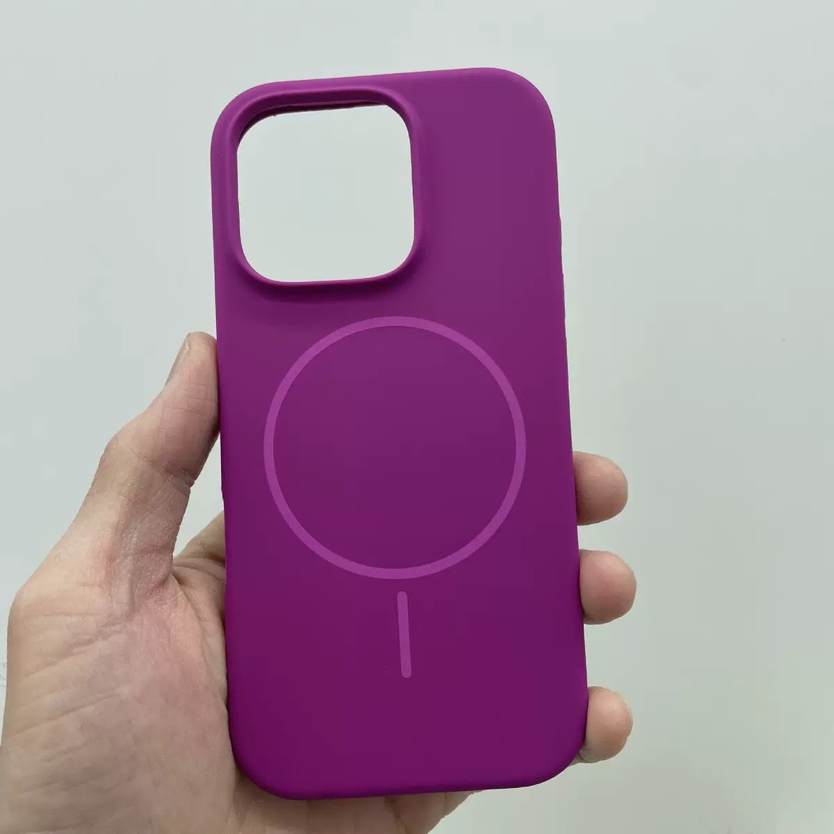 Applicable to iPhone17 liquid silicone thin ring magnetic attraction AI camera button mobile phone case Apple 16promax anti-drop