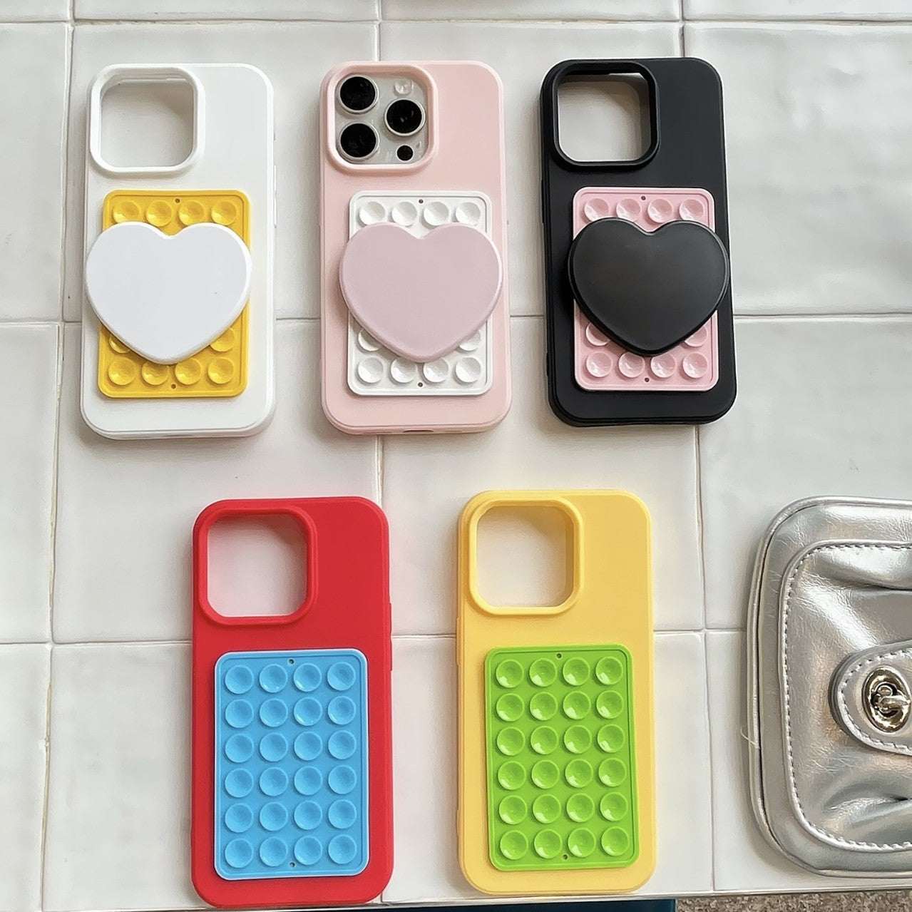 Simple contrasting color suction cup love mirror for iPhone16 Apple 16ProMax mobile phone case 15