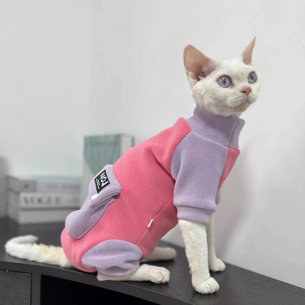 Cat four-legged clothes keep warm and prevent hair loss. Devin Sphinx and other cat clothes are skin-friendly and do not bind winter clothes.