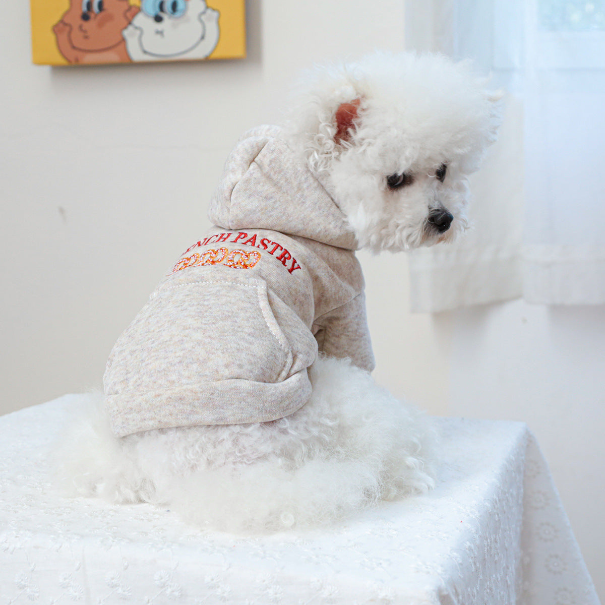 Cross-border wholesale oat-colored small dog new autumn and winter clothing Korean warm bread hooded sweater Bi Xiong bipod