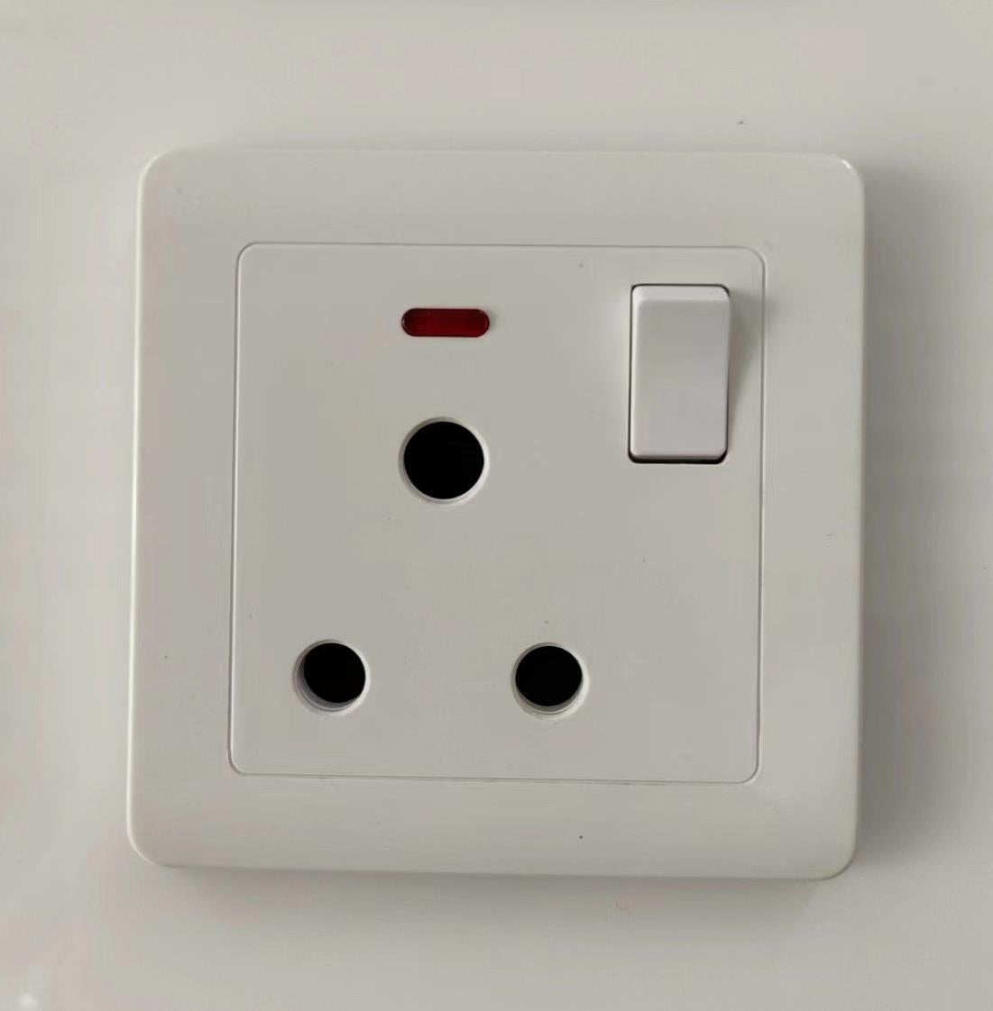 Switching power socket panel Household 86-type concealed panel British five-hole wall power USB socket panel