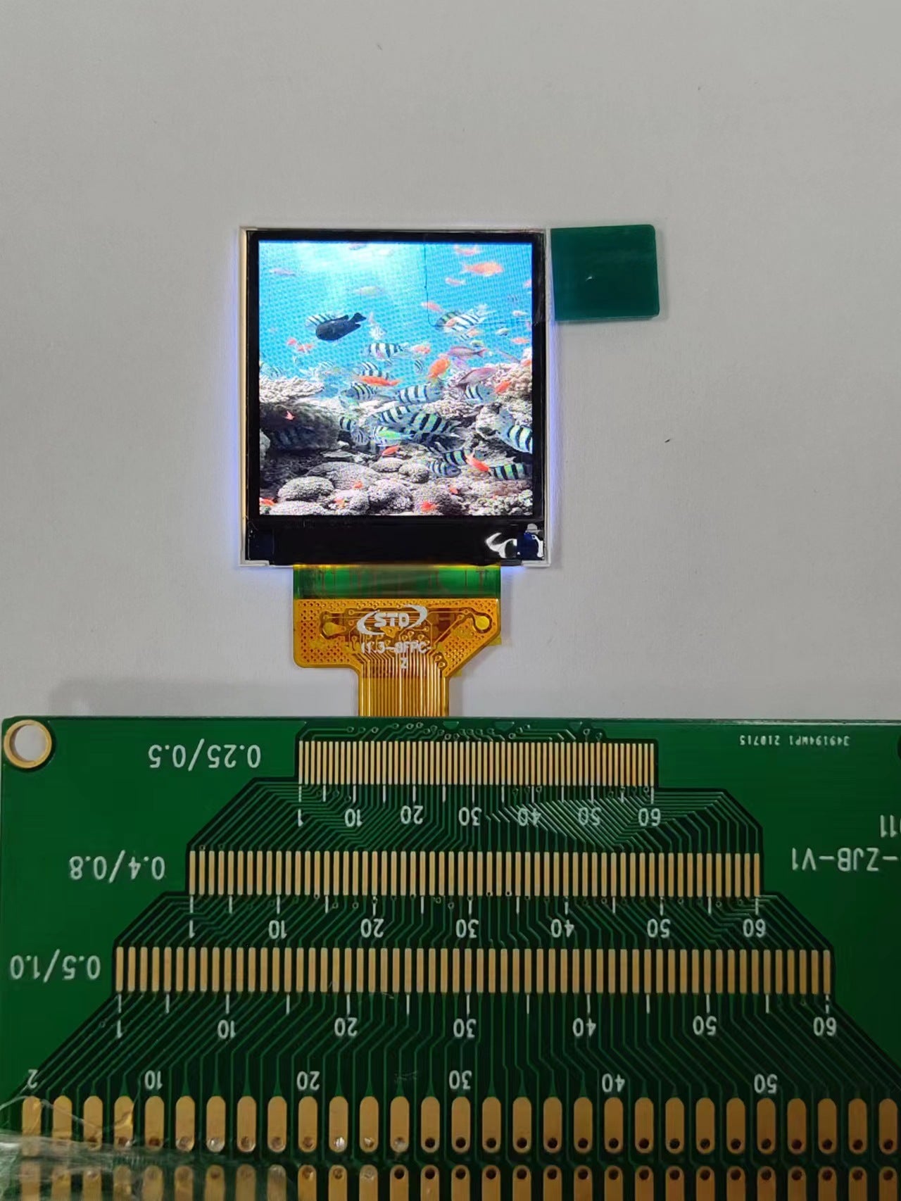 1.3 inch TFT LCD color screen MCU interface intelligent wear 240 * 240 instrument thermostat display