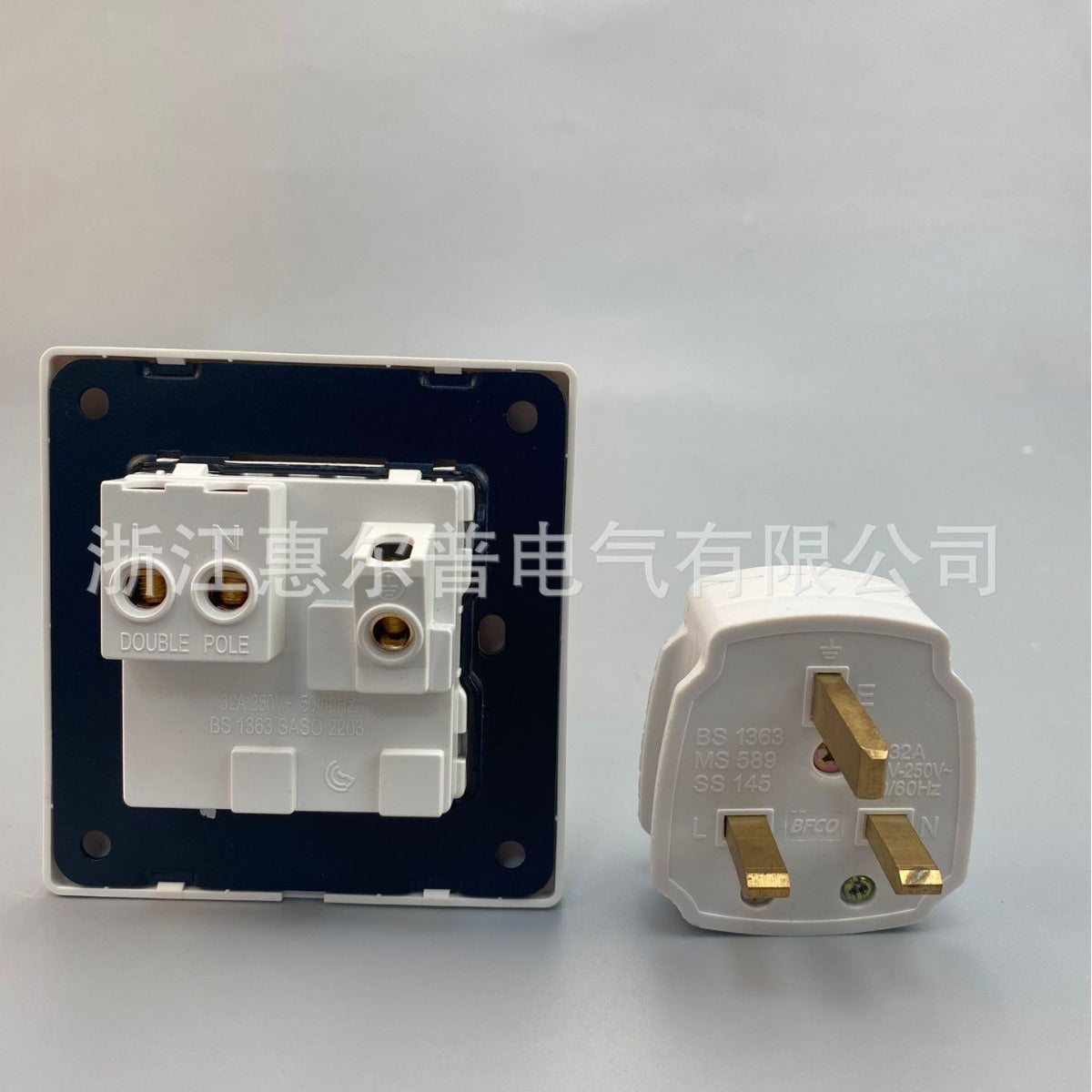 British foreign trade socket 86 type concealed 32A British square plug three-hole plug with switch