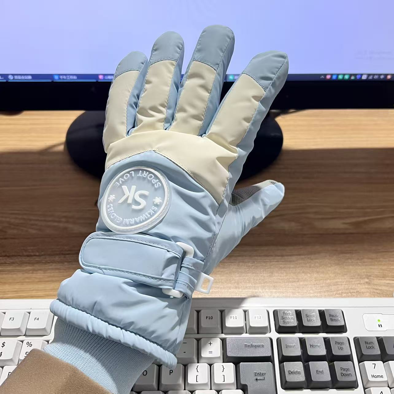 Ski gloves women's winter riding warm thickened velvet cotton cold and windproof touch screen outdoor cute anti-splashing